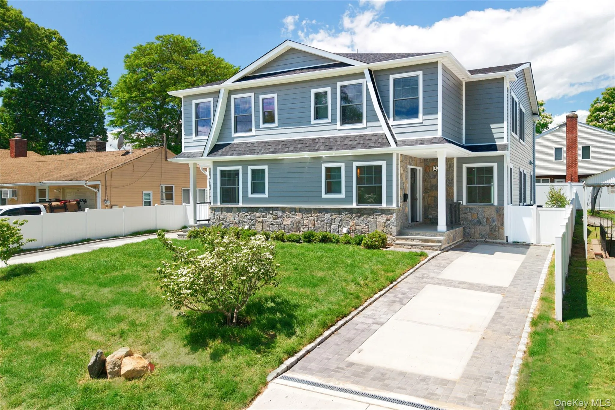 37 Corchaug Avenue, North Hempstead, NY, 4 Bedrooms Bedrooms, 9 Rooms Rooms,4 BathroomsBathrooms,Residential Lease,For Rent,Corchaug,0,1012485 37 Corchaug Avenue, North Hempstead, NY, 4 Bedrooms Bedrooms, 9 Rooms Rooms,4 BathroomsBathrooms,Residential Lease,For Rent,Corchaug,0,1012485