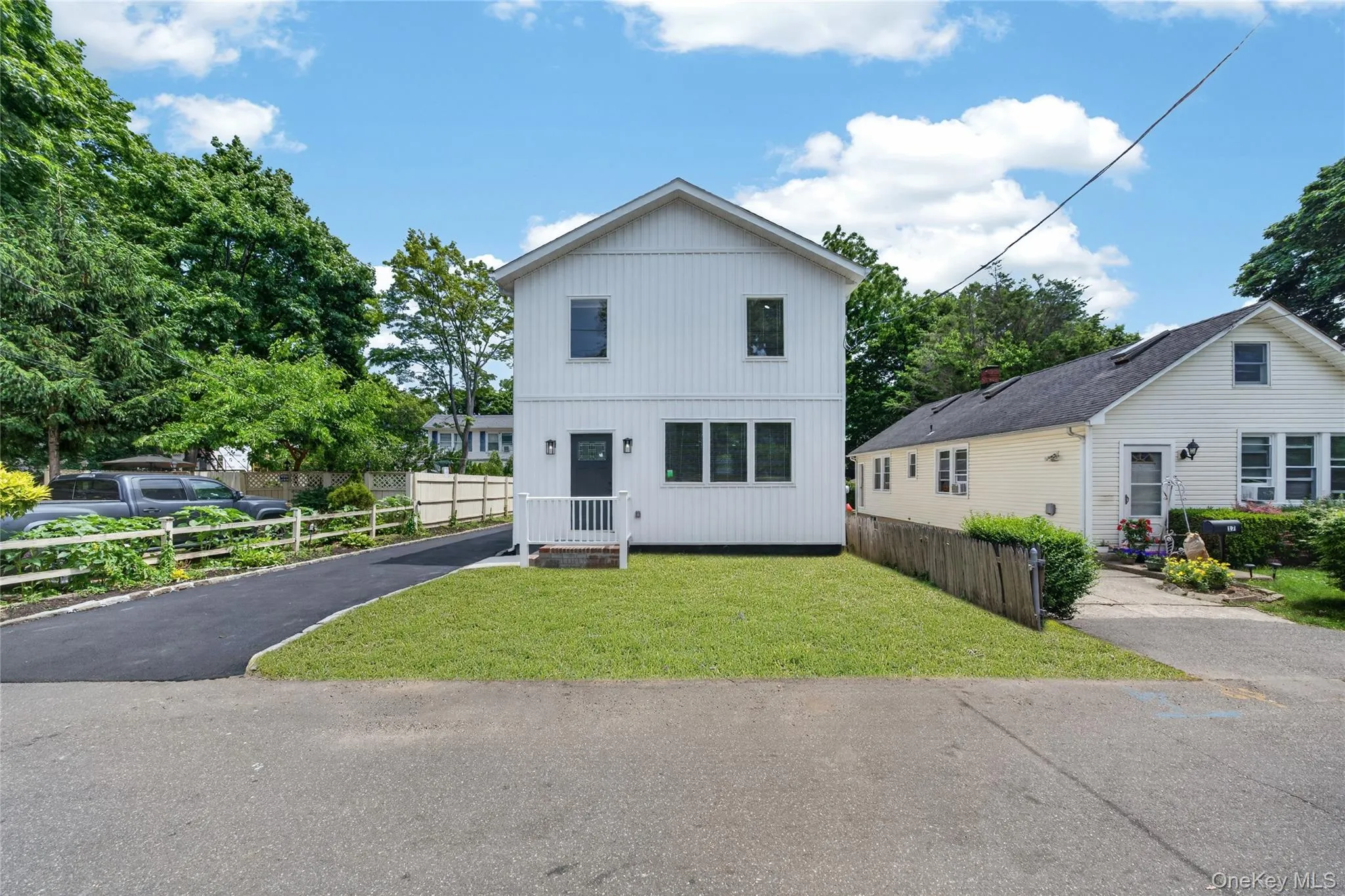 15 Grand Place, Huntington, NY, 5 Bedrooms Bedrooms, 10 Rooms Rooms,3 BathroomsBathrooms,Residential,For Rent,Grand,0,1012490 15 Grand Place, Huntington, NY, 5 Bedrooms Bedrooms, 10 Rooms Rooms,3 BathroomsBathrooms,Residential,For Rent,Grand,0,1012490