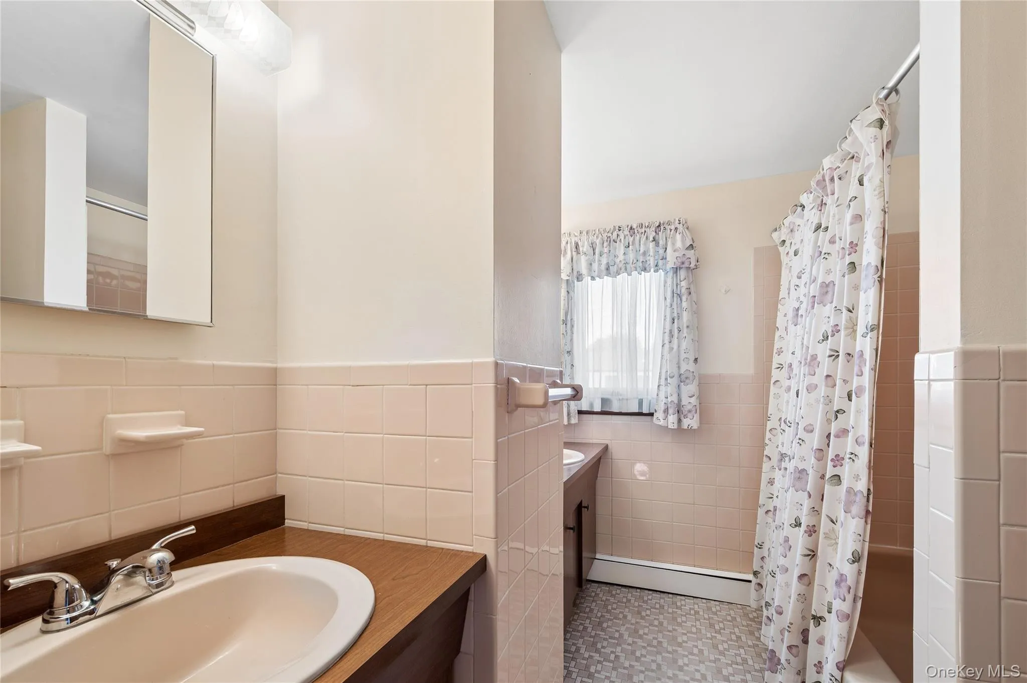 7 Blanche Street, Oyster Bay, NY, 3 Bedrooms Bedrooms, 8 Rooms Rooms,2 BathroomsBathrooms,Residential,For Rent,Blanche,0,KEY1012496 7 Blanche Street, Oyster Bay, NY, 3 Bedrooms Bedrooms, 8 Rooms Rooms,2 BathroomsBathrooms,Residential,For Rent,Blanche,0,KEY1012496