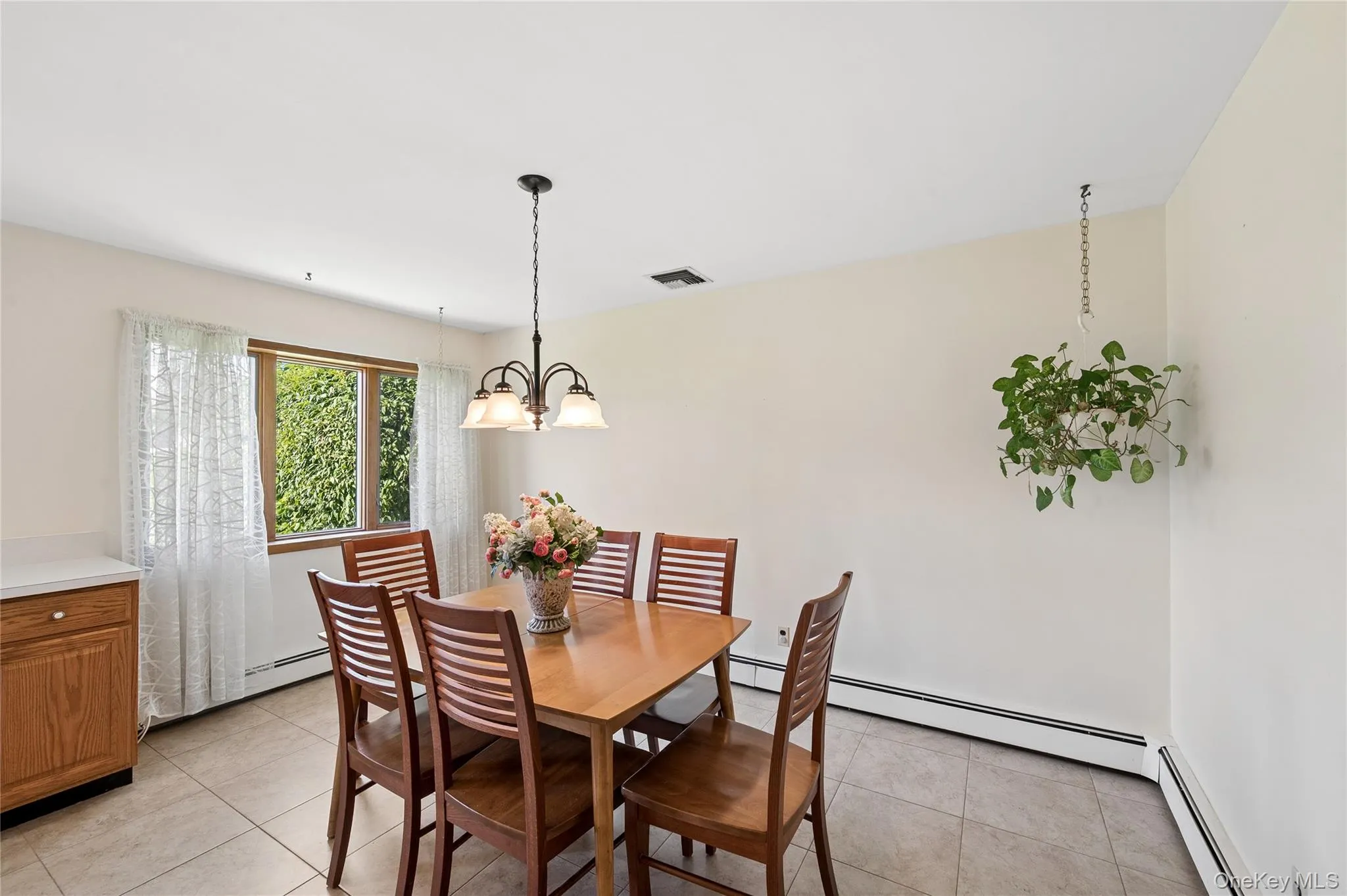 7 Blanche Street, Oyster Bay, NY, 3 Bedrooms Bedrooms, 8 Rooms Rooms,2 BathroomsBathrooms,Residential,For Rent,Blanche,0,KEY1012496 7 Blanche Street, Oyster Bay, NY, 3 Bedrooms Bedrooms, 8 Rooms Rooms,2 BathroomsBathrooms,Residential,For Rent,Blanche,0,KEY1012496
