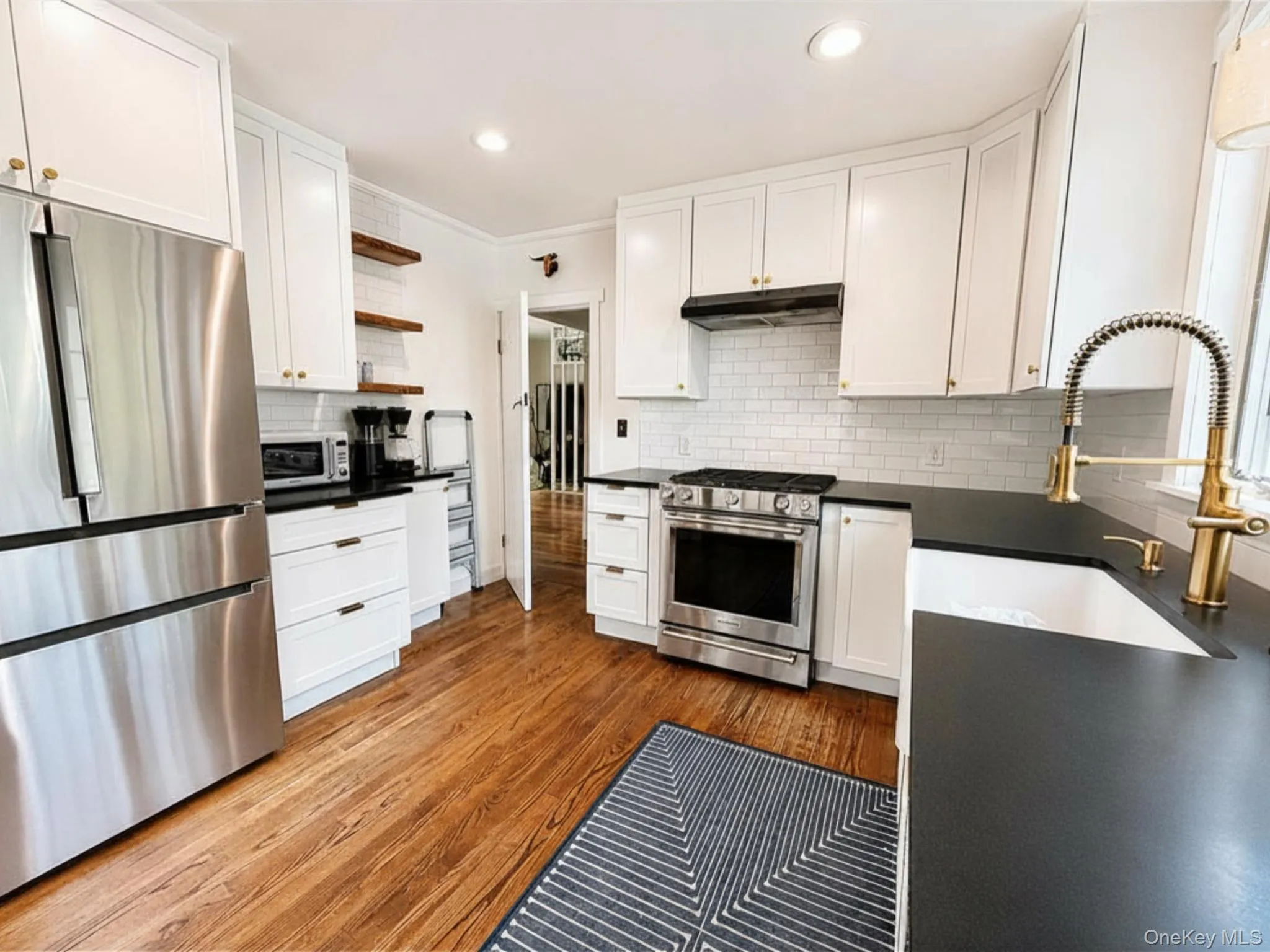 207 Prospect Avenue, Oyster Bay, NY, 3 Bedrooms Bedrooms, 7 Rooms Rooms,2 BathroomsBathrooms,Residential Lease,For Rent,Prospect,0,1012497 207 Prospect Avenue, Oyster Bay, NY, 3 Bedrooms Bedrooms, 7 Rooms Rooms,2 BathroomsBathrooms,Residential Lease,For Rent,Prospect,0,1012497