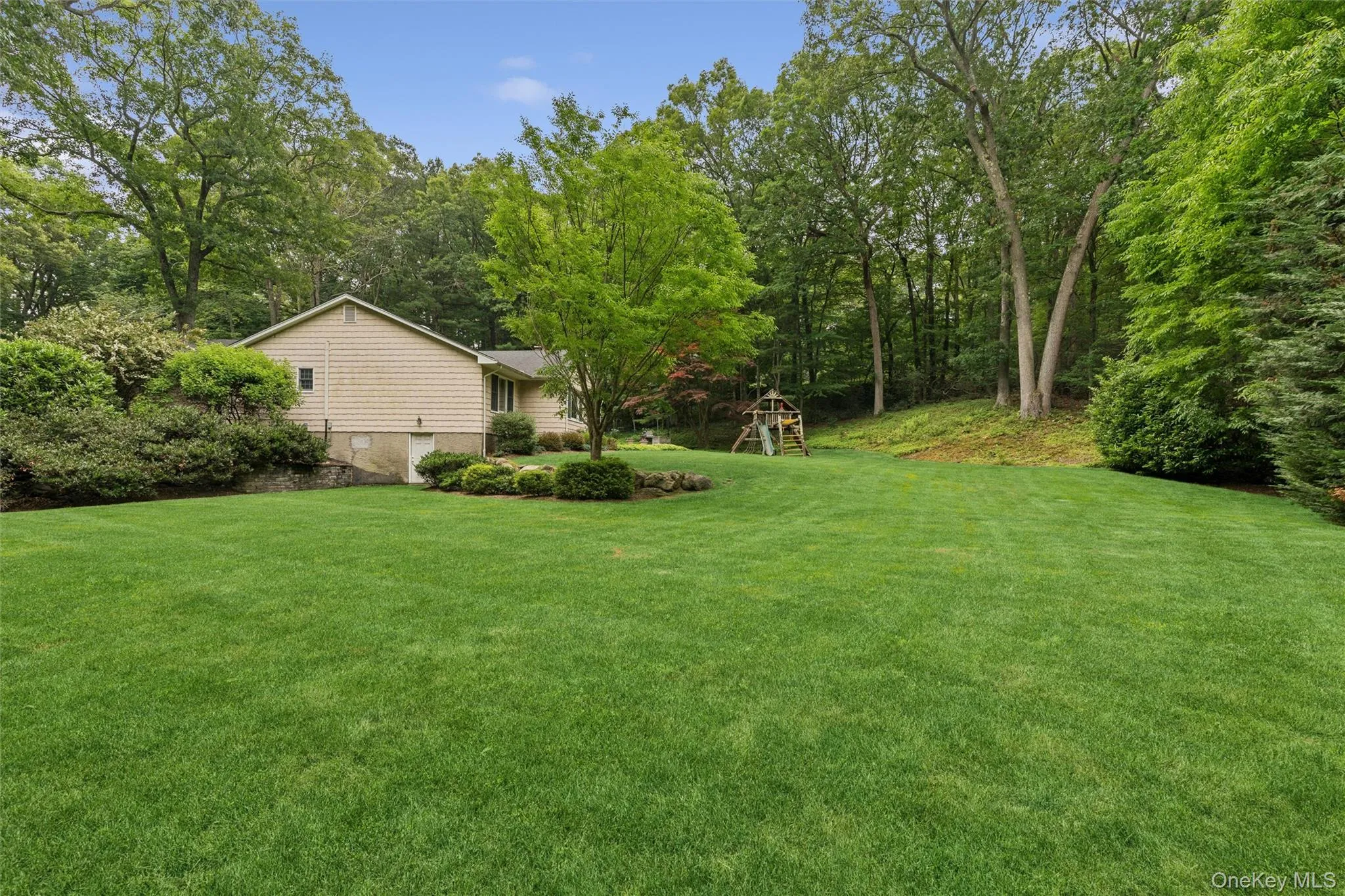 35 Woodvale Drive, Oyster Bay, NY, 4 Bedrooms Bedrooms, 8 Rooms Rooms,4 BathroomsBathrooms,Residential,For Rent,Woodvale,0,KEY1012505 35 Woodvale Drive, Oyster Bay, NY, 4 Bedrooms Bedrooms, 8 Rooms Rooms,4 BathroomsBathrooms,Residential,For Rent,Woodvale,0,KEY1012505