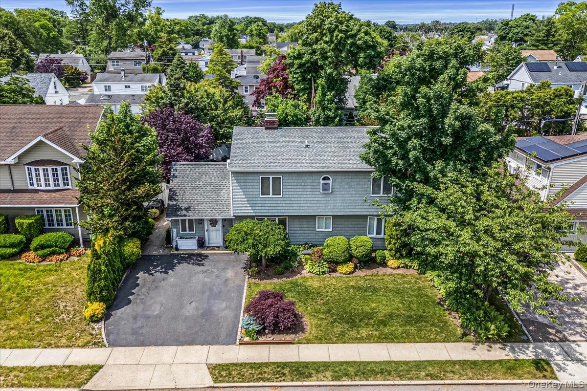 104 Choir Lane, North Hempstead, NY, 4 Bedrooms Bedrooms, 9 Rooms Rooms,2 BathroomsBathrooms,Residential,For Rent,Choir,0,1012508 104 Choir Lane, North Hempstead, NY, 4 Bedrooms Bedrooms, 9 Rooms Rooms,2 BathroomsBathrooms,Residential,For Rent,Choir,0,1012508