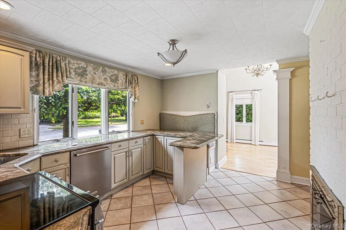 104 Choir Lane, North Hempstead, NY, 4 Bedrooms Bedrooms, 9 Rooms Rooms,2 BathroomsBathrooms,Residential,For Rent,Choir,0,1012508 104 Choir Lane, North Hempstead, NY, 4 Bedrooms Bedrooms, 9 Rooms Rooms,2 BathroomsBathrooms,Residential,For Rent,Choir,0,1012508