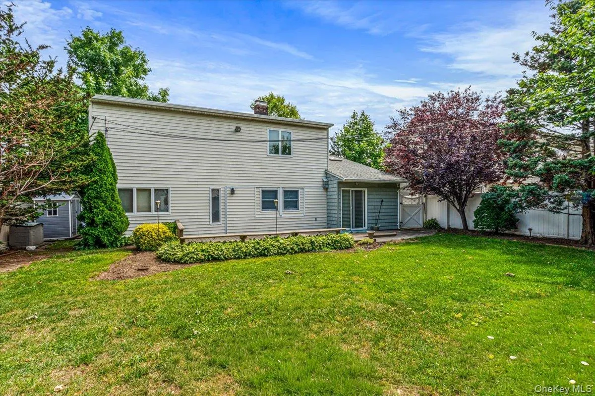 104 Choir Lane, North Hempstead, NY, 4 Bedrooms Bedrooms, 9 Rooms Rooms,2 BathroomsBathrooms,Residential,For Rent,Choir,0,1012508 104 Choir Lane, North Hempstead, NY, 4 Bedrooms Bedrooms, 9 Rooms Rooms,2 BathroomsBathrooms,Residential,For Rent,Choir,0,1012508