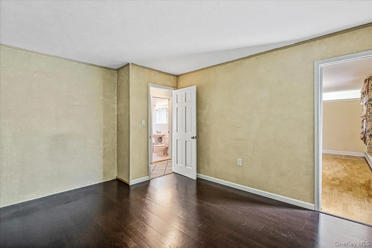 Possible 5th Bedroom or Office Possible 5th Bedroom or Office