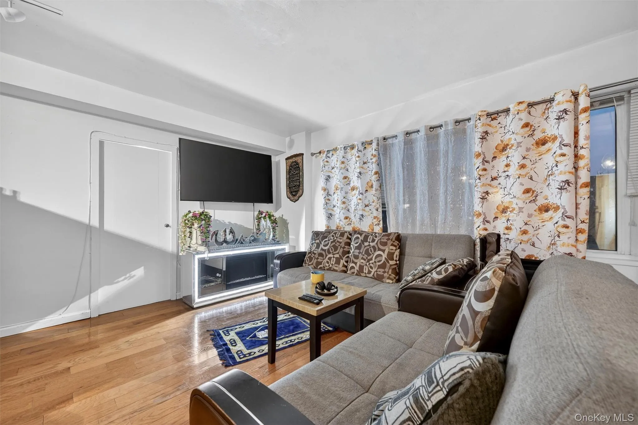 5 Fordham Hill Oval, New York, NY, 2 Bedrooms Bedrooms, 4 Rooms Rooms,1 BathroomBathrooms,Residential,For Rent,Fordham Hill,0,1012515 5 Fordham Hill Oval, New York, NY, 2 Bedrooms Bedrooms, 4 Rooms Rooms,1 BathroomBathrooms,Residential,For Rent,Fordham Hill,0,1012515