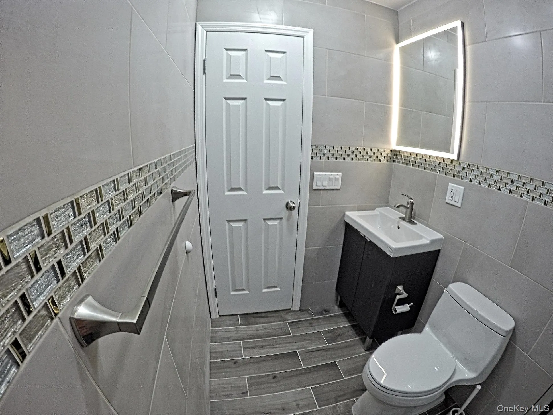 4024 Aske Street, New York, NY, 3 Bedrooms Bedrooms, 6 Rooms Rooms,2 BathroomsBathrooms,Residential Lease,For Rent,Aske,0,1012516 4024 Aske Street, New York, NY, 3 Bedrooms Bedrooms, 6 Rooms Rooms,2 BathroomsBathrooms,Residential Lease,For Rent,Aske,0,1012516