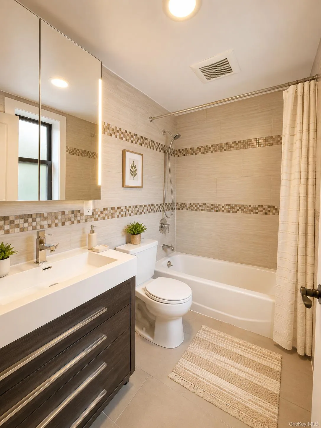 41-39 149th St, New York, NY, 2 Bedrooms Bedrooms, 5 Rooms Rooms,2 BathroomsBathrooms,Residential,For Rent,149th St,0,1012518 41-39 149th St, New York, NY, 2 Bedrooms Bedrooms, 5 Rooms Rooms,2 BathroomsBathrooms,Residential,For Rent,149th St,0,1012518