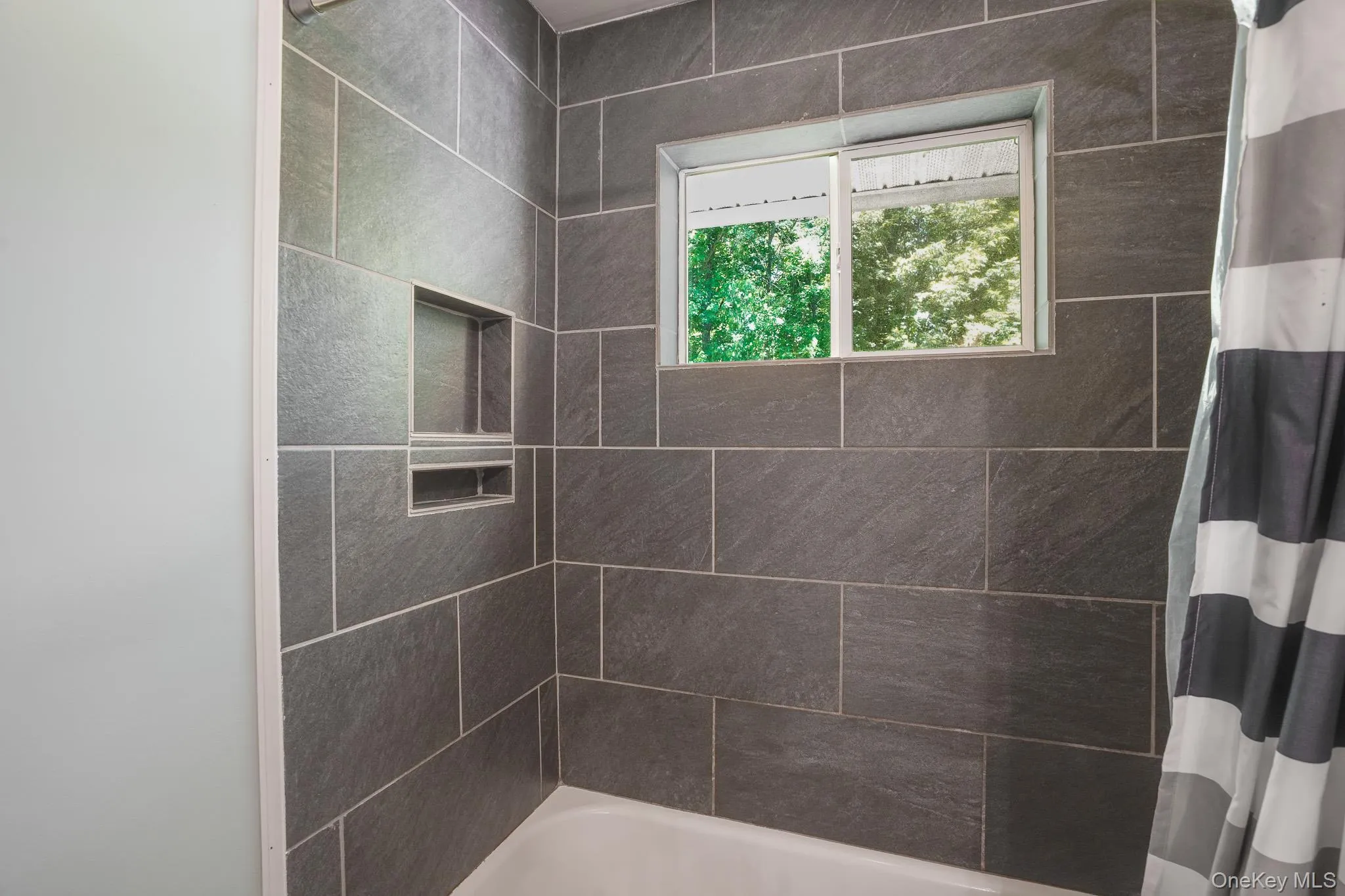 Custom tile shower w/ Niche Custom tile shower w/ Niche