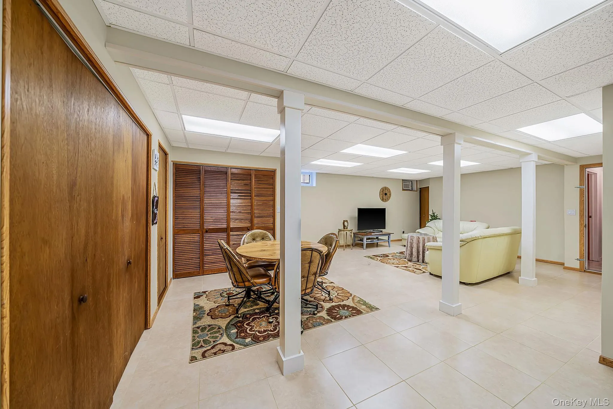 Large Recreation Space in the Basement Large Recreation Space in the Basement
