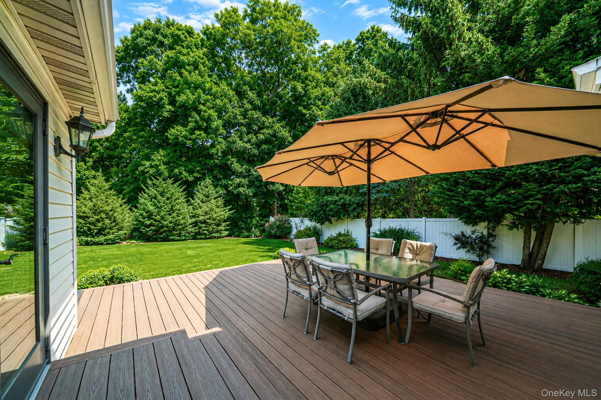 Beautiful Trex Deck in Back Yard Beautiful Trex Deck in Back Yard