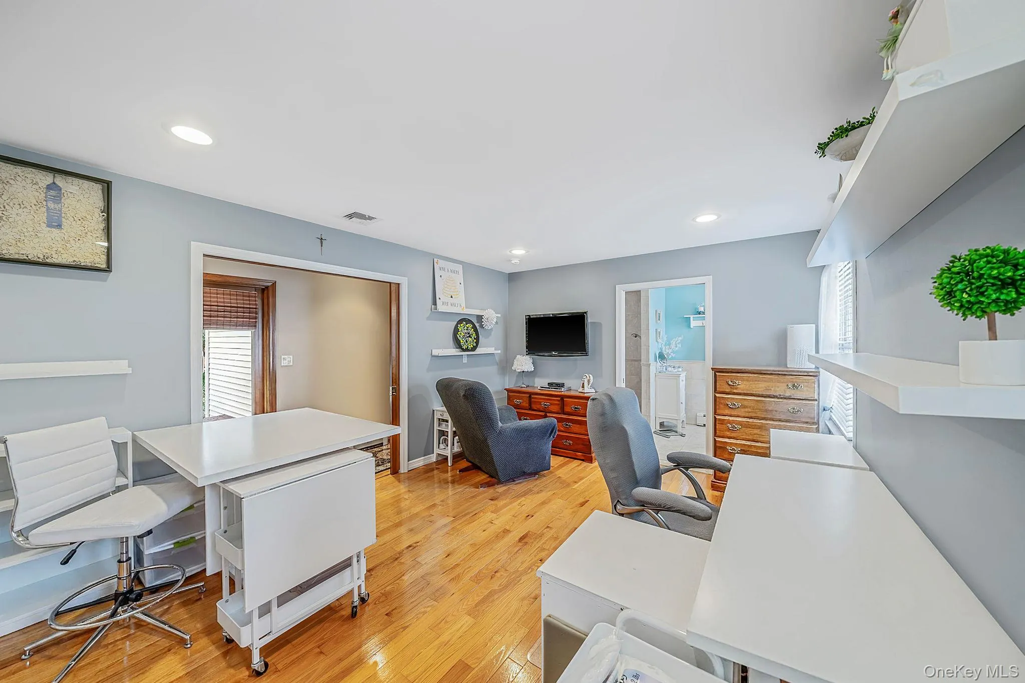 Third Bedroom w/Accessible Full Bath Third Bedroom w/Accessible Full Bath