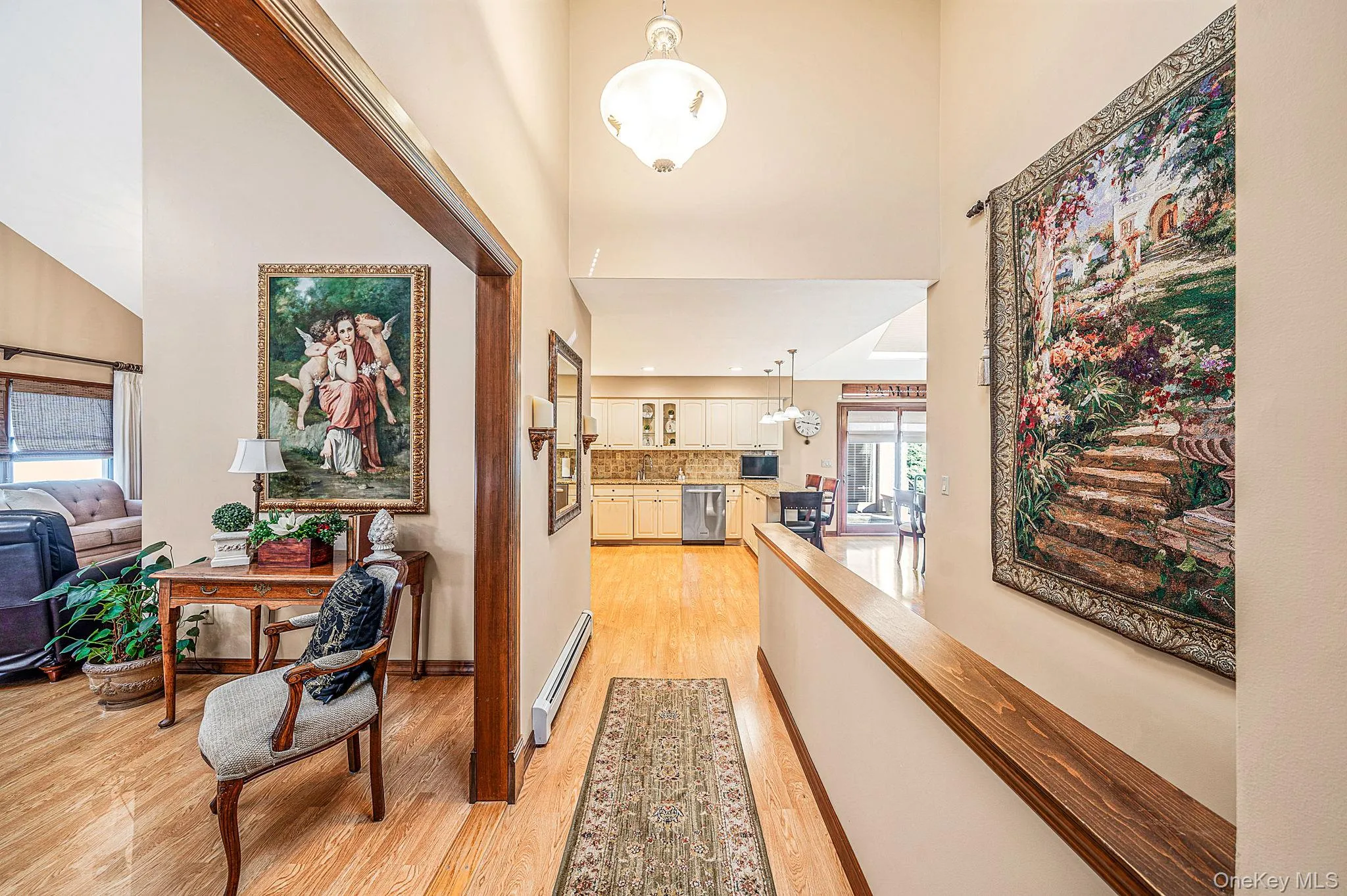 Beautiful, Spacious Entrance Foyer Beautiful, Spacious Entrance Foyer