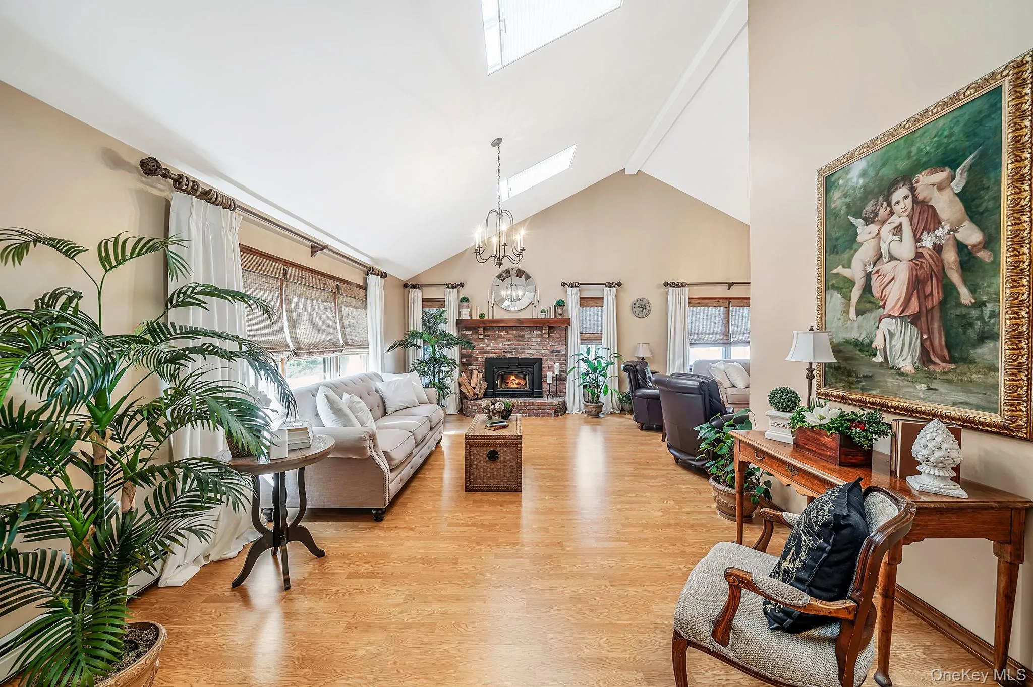 Cozy Nights Start Here w/Woodburning Fireplace Cozy Nights Start Here w/Woodburning Fireplace
