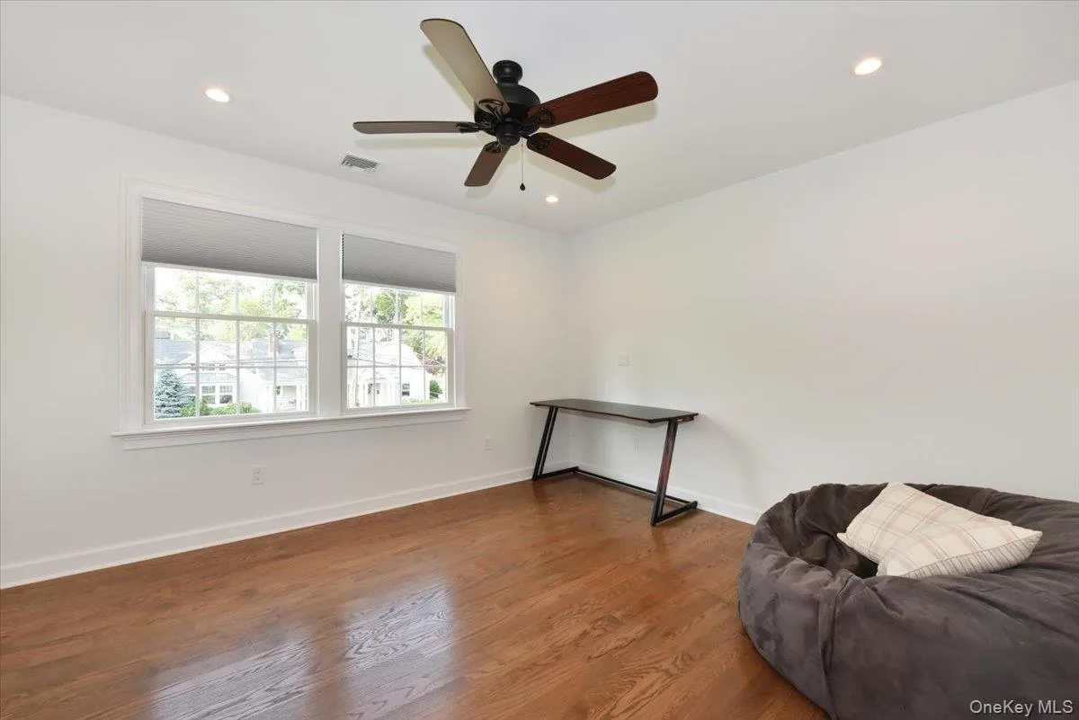 28 Red Oak Place, Oyster Bay, NY, 4 Bedrooms Bedrooms, 9 Rooms Rooms,2 BathroomsBathrooms,Residential,For Rent,Red Oak,0,1012531 28 Red Oak Place, Oyster Bay, NY, 4 Bedrooms Bedrooms, 9 Rooms Rooms,2 BathroomsBathrooms,Residential,For Rent,Red Oak,0,1012531