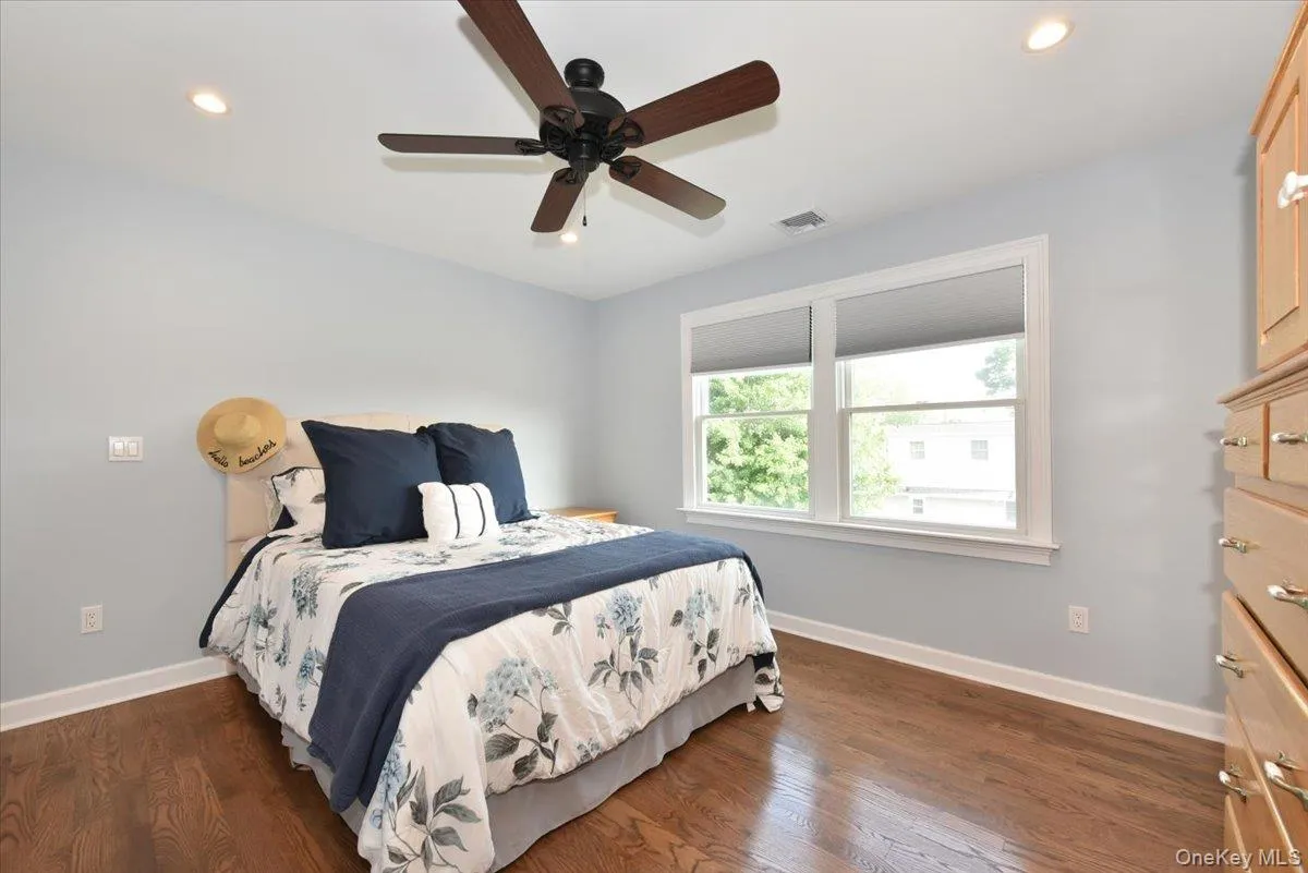 28 Red Oak Place, Oyster Bay, NY, 4 Bedrooms Bedrooms, 9 Rooms Rooms,2 BathroomsBathrooms,Residential,For Rent,Red Oak,0,1012531 28 Red Oak Place, Oyster Bay, NY, 4 Bedrooms Bedrooms, 9 Rooms Rooms,2 BathroomsBathrooms,Residential,For Rent,Red Oak,0,1012531
