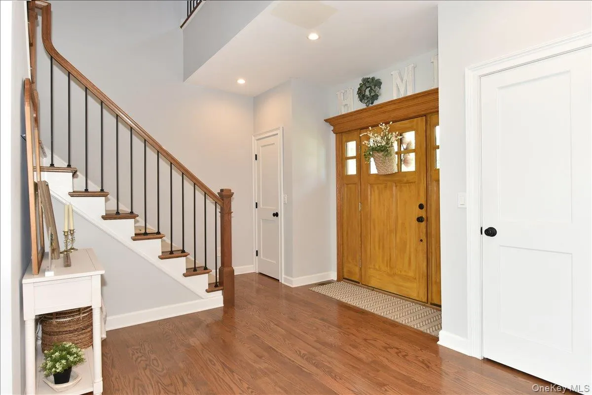 28 Red Oak Place, Oyster Bay, NY, 4 Bedrooms Bedrooms, 9 Rooms Rooms,2 BathroomsBathrooms,Residential,For Rent,Red Oak,0,1012531 28 Red Oak Place, Oyster Bay, NY, 4 Bedrooms Bedrooms, 9 Rooms Rooms,2 BathroomsBathrooms,Residential,For Rent,Red Oak,0,1012531