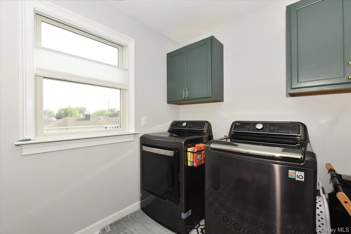 28 Red Oak Place, Oyster Bay, NY, 4 Bedrooms Bedrooms, 9 Rooms Rooms,2 BathroomsBathrooms,Residential,For Rent,Red Oak,0,1012531 28 Red Oak Place, Oyster Bay, NY, 4 Bedrooms Bedrooms, 9 Rooms Rooms,2 BathroomsBathrooms,Residential,For Rent,Red Oak,0,1012531