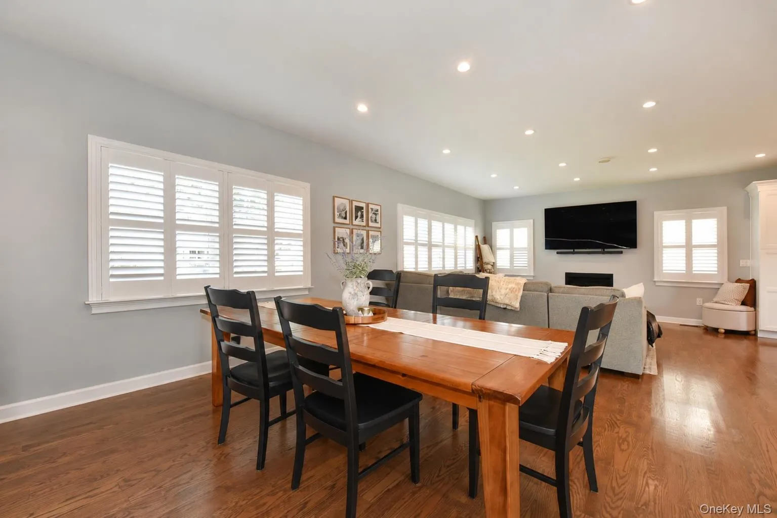 28 Red Oak Place, Oyster Bay, NY, 4 Bedrooms Bedrooms, 9 Rooms Rooms,2 BathroomsBathrooms,Residential,For Rent,Red Oak,0,1012531 28 Red Oak Place, Oyster Bay, NY, 4 Bedrooms Bedrooms, 9 Rooms Rooms,2 BathroomsBathrooms,Residential,For Rent,Red Oak,0,1012531