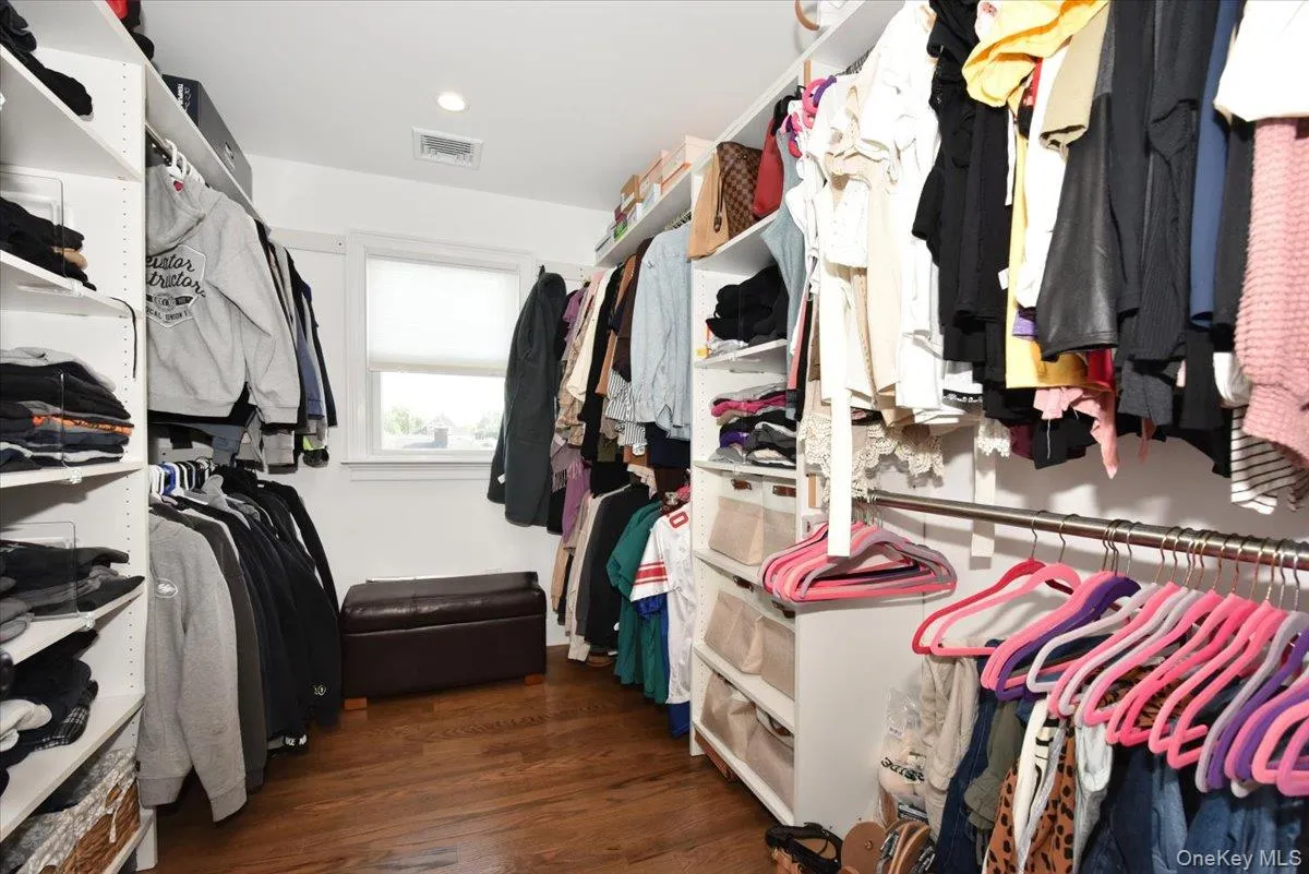 28 Red Oak Place, Oyster Bay, NY, 4 Bedrooms Bedrooms, 9 Rooms Rooms,2 BathroomsBathrooms,Residential,For Rent,Red Oak,0,1012531 28 Red Oak Place, Oyster Bay, NY, 4 Bedrooms Bedrooms, 9 Rooms Rooms,2 BathroomsBathrooms,Residential,For Rent,Red Oak,0,1012531