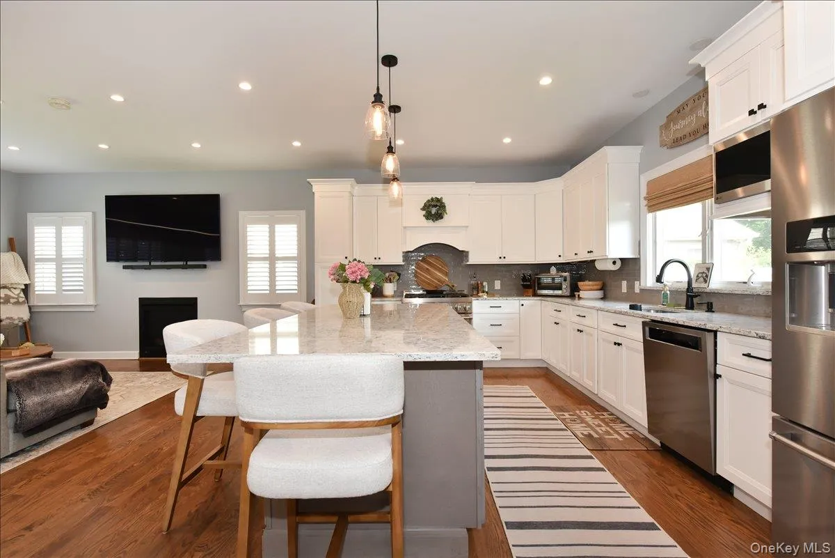 28 Red Oak Place, Oyster Bay, NY, 4 Bedrooms Bedrooms, 9 Rooms Rooms,2 BathroomsBathrooms,Residential,For Rent,Red Oak,0,1012531 28 Red Oak Place, Oyster Bay, NY, 4 Bedrooms Bedrooms, 9 Rooms Rooms,2 BathroomsBathrooms,Residential,For Rent,Red Oak,0,1012531