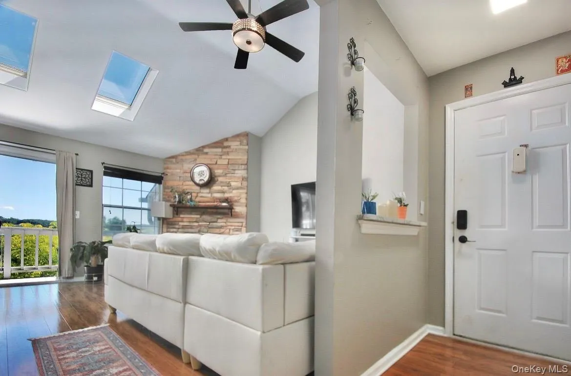 18 Lexington Hill, Monroe, NY, 2 Bedrooms Bedrooms, 5 Rooms Rooms,2 BathroomsBathrooms,Residential Lease,For Rent,Lexington,0,1012535 18 Lexington Hill, Monroe, NY, 2 Bedrooms Bedrooms, 5 Rooms Rooms,2 BathroomsBathrooms,Residential Lease,For Rent,Lexington,0,1012535