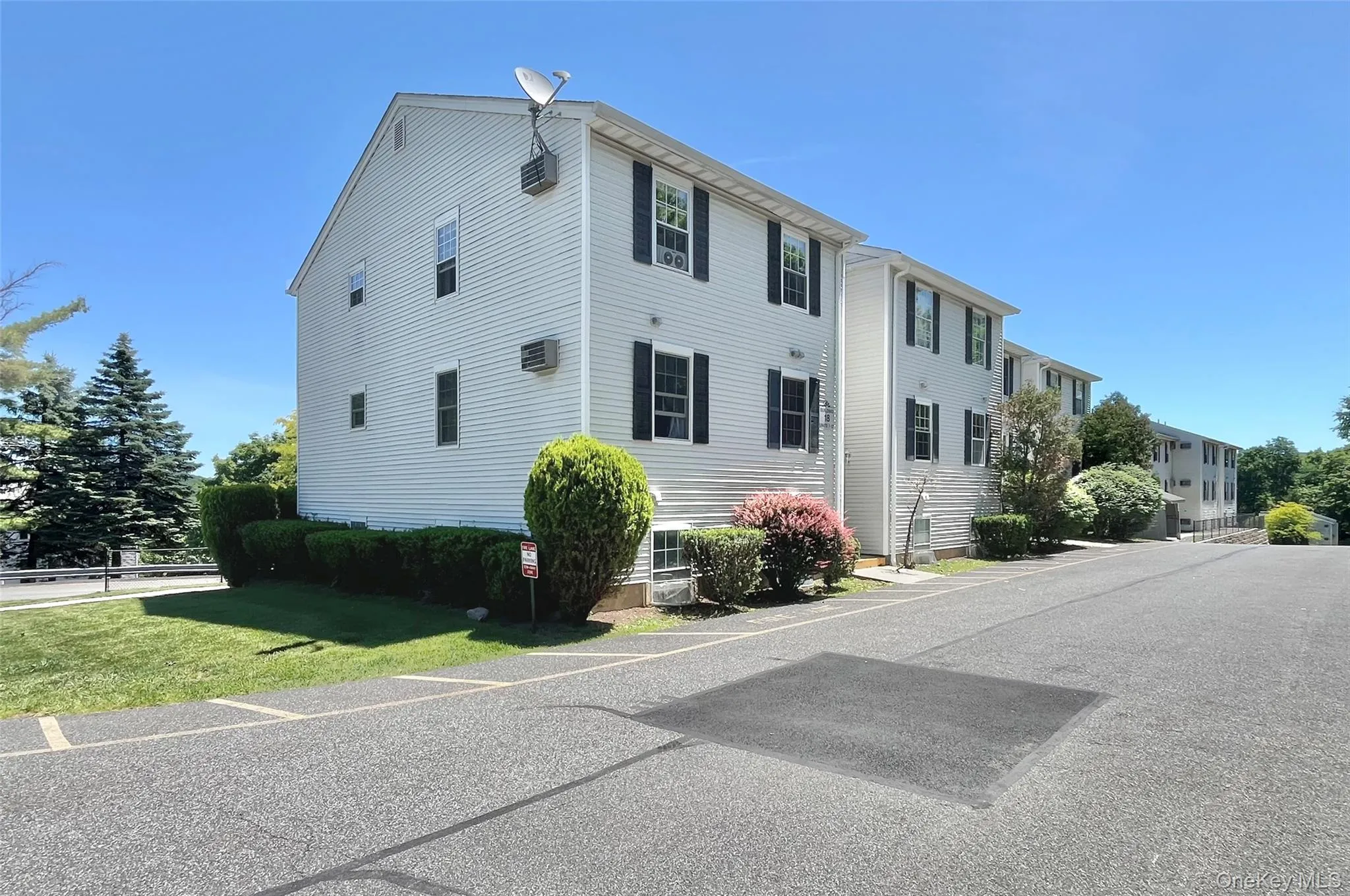18 Lexington Hill, Monroe, NY, 2 Bedrooms Bedrooms, 5 Rooms Rooms,2 BathroomsBathrooms,Residential Lease,For Rent,Lexington,0,1012535 18 Lexington Hill, Monroe, NY, 2 Bedrooms Bedrooms, 5 Rooms Rooms,2 BathroomsBathrooms,Residential Lease,For Rent,Lexington,0,1012535