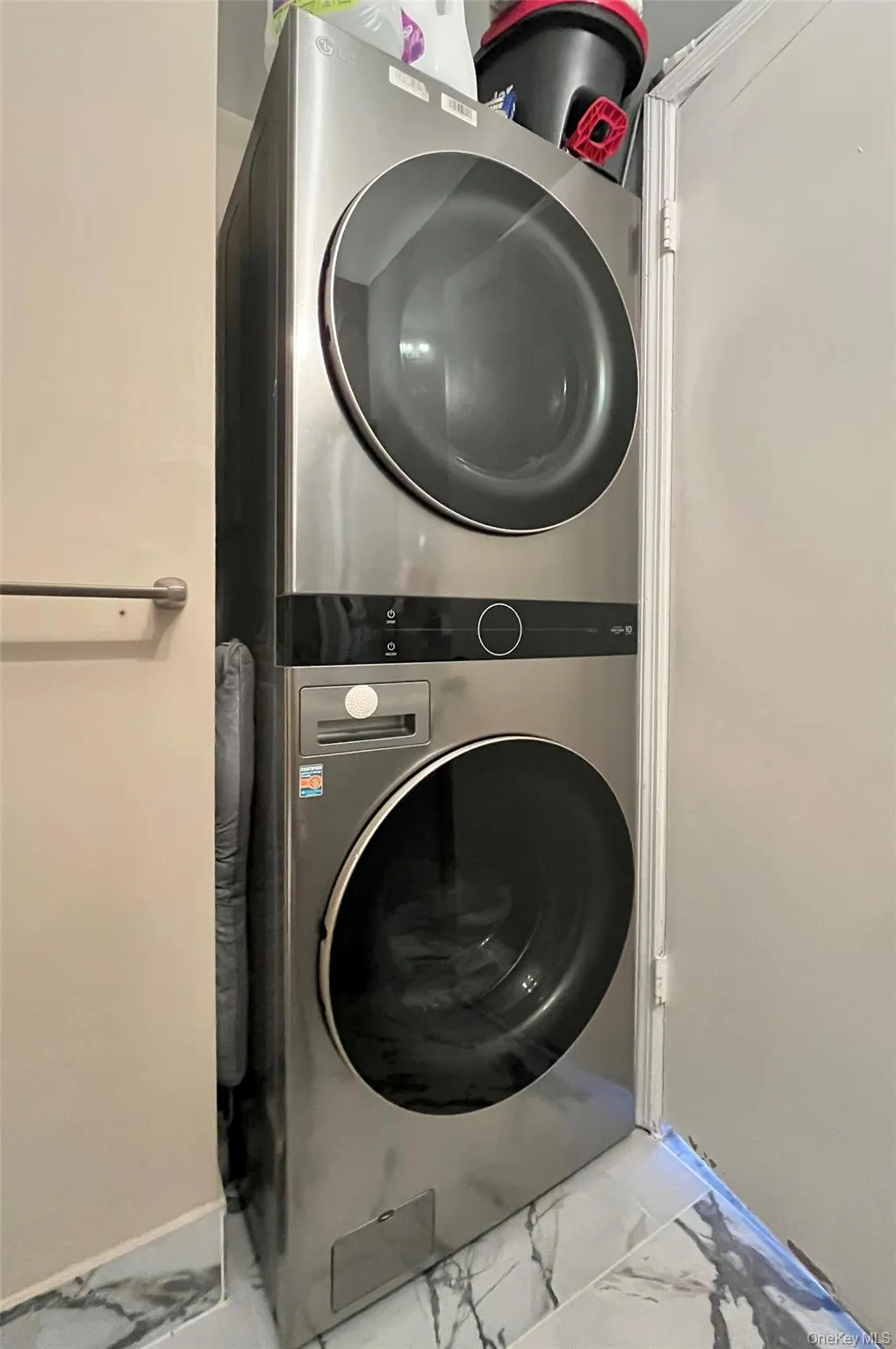 18 Lexington Hill, Monroe, NY, 2 Bedrooms Bedrooms, 5 Rooms Rooms,2 BathroomsBathrooms,Residential Lease,For Rent,Lexington,0,1012535 18 Lexington Hill, Monroe, NY, 2 Bedrooms Bedrooms, 5 Rooms Rooms,2 BathroomsBathrooms,Residential Lease,For Rent,Lexington,0,1012535