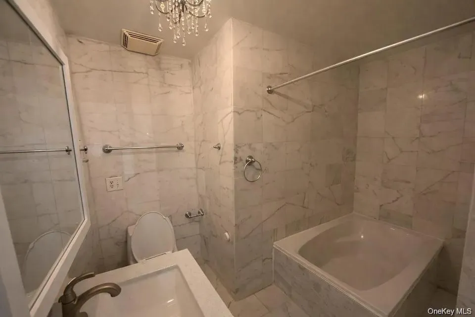 54-40 80th St, New York, NY, 2 Bedrooms Bedrooms, 6 Rooms Rooms,2 BathroomsBathrooms,Residential Lease,For Rent,80th St,0,1012539 54-40 80th St, New York, NY, 2 Bedrooms Bedrooms, 6 Rooms Rooms,2 BathroomsBathrooms,Residential Lease,For Rent,80th St,0,1012539