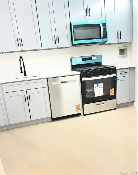 2 Bay Club Drive, New York, NY, 1 Room Rooms,1 BathroomBathrooms,Residential,For Rent,Bay Club,0,1012540 2 Bay Club Drive, New York, NY, 1 Room Rooms,1 BathroomBathrooms,Residential,For Rent,Bay Club,0,1012540