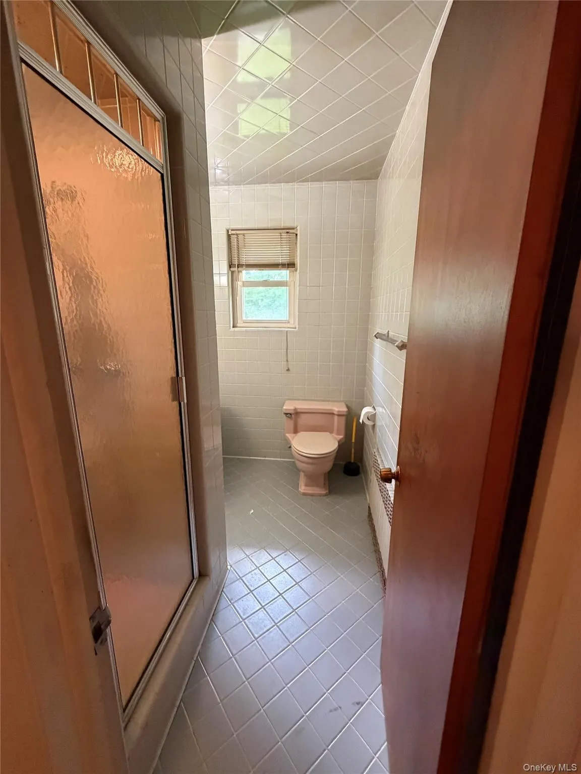 2nd Bathroom 2nd Bathroom