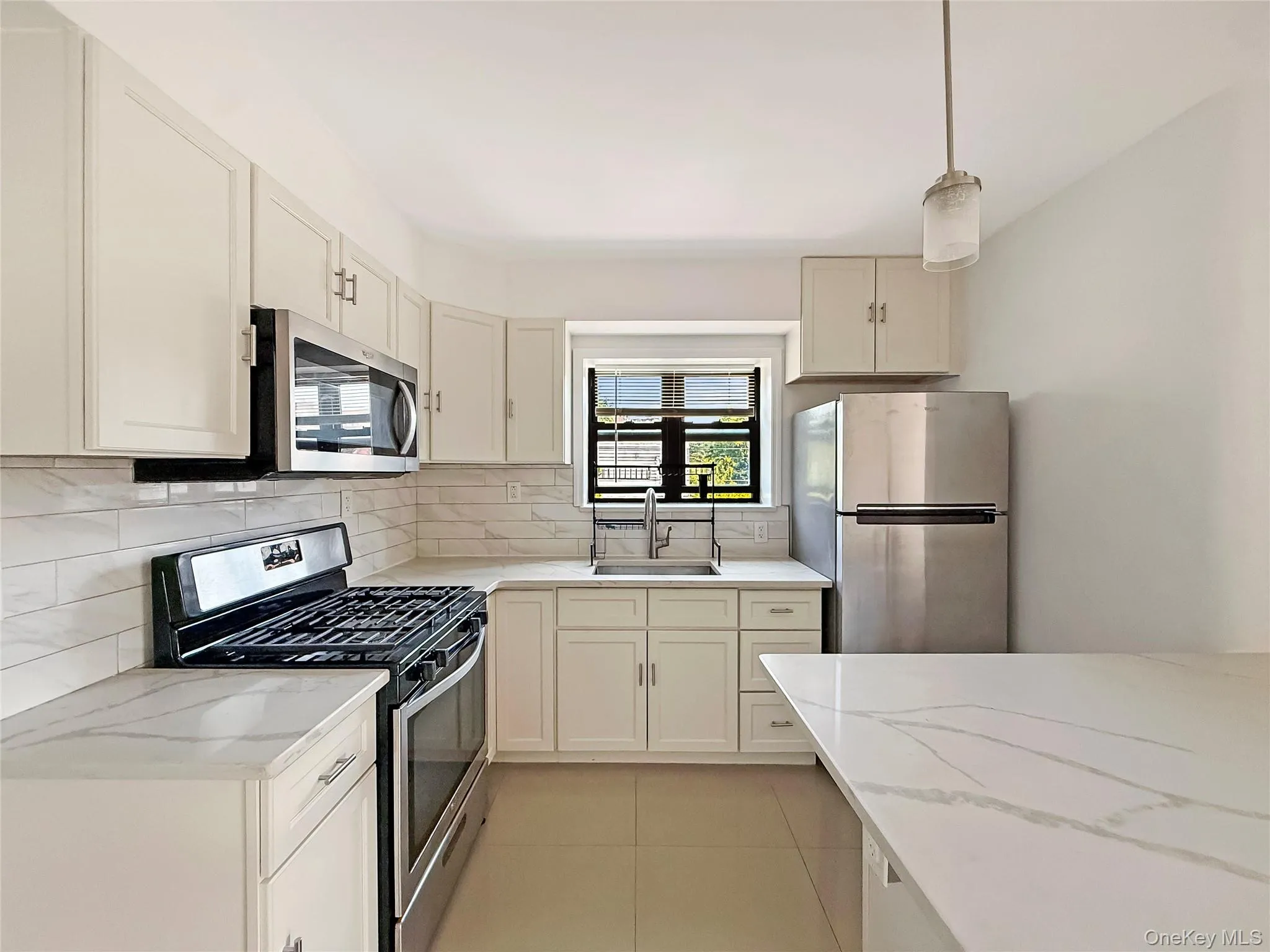 281 234th Street, New York, NY, 3 Bedrooms Bedrooms, 6 Rooms Rooms,2 BathroomsBathrooms,Residential Lease,For Rent,234th,0,1012547 281 234th Street, New York, NY, 3 Bedrooms Bedrooms, 6 Rooms Rooms,2 BathroomsBathrooms,Residential Lease,For Rent,234th,0,1012547