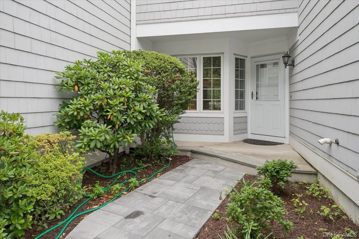 8 Oakcrest Lane, Greenburgh, NY, 2 Bedrooms Bedrooms, 7 Rooms Rooms,2 BathroomsBathrooms,Residential,For Rent,Oakcrest,0,KEY1012549 8 Oakcrest Lane, Greenburgh, NY, 2 Bedrooms Bedrooms, 7 Rooms Rooms,2 BathroomsBathrooms,Residential,For Rent,Oakcrest,0,KEY1012549