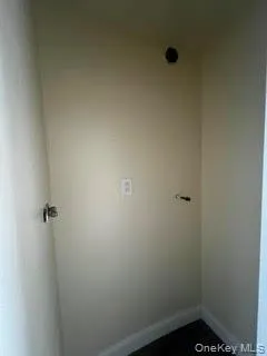 Washer/dryer hookup Washer/dryer hookup