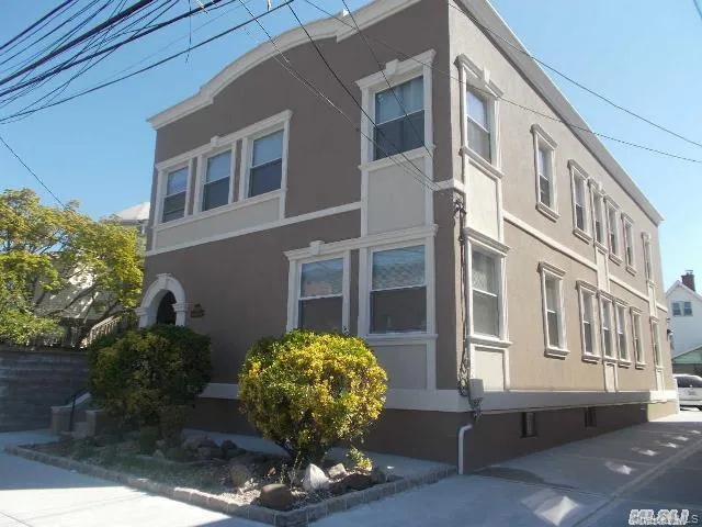 40-11 214th Place, New York, NY, 2 Bedrooms Bedrooms, 5 Rooms Rooms,2 BathroomsBathrooms,Residential Lease,For Rent,214th,0,1012554 40-11 214th Place, New York, NY, 2 Bedrooms Bedrooms, 5 Rooms Rooms,2 BathroomsBathrooms,Residential Lease,For Rent,214th,0,1012554