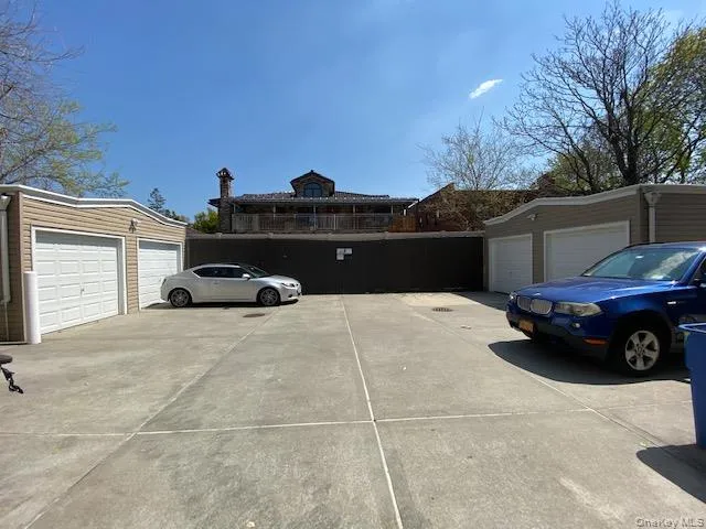40-11 214th Place, New York, NY, 2 Bedrooms Bedrooms, 5 Rooms Rooms,2 BathroomsBathrooms,Residential Lease,For Rent,214th,0,1012554 40-11 214th Place, New York, NY, 2 Bedrooms Bedrooms, 5 Rooms Rooms,2 BathroomsBathrooms,Residential Lease,For Rent,214th,0,1012554