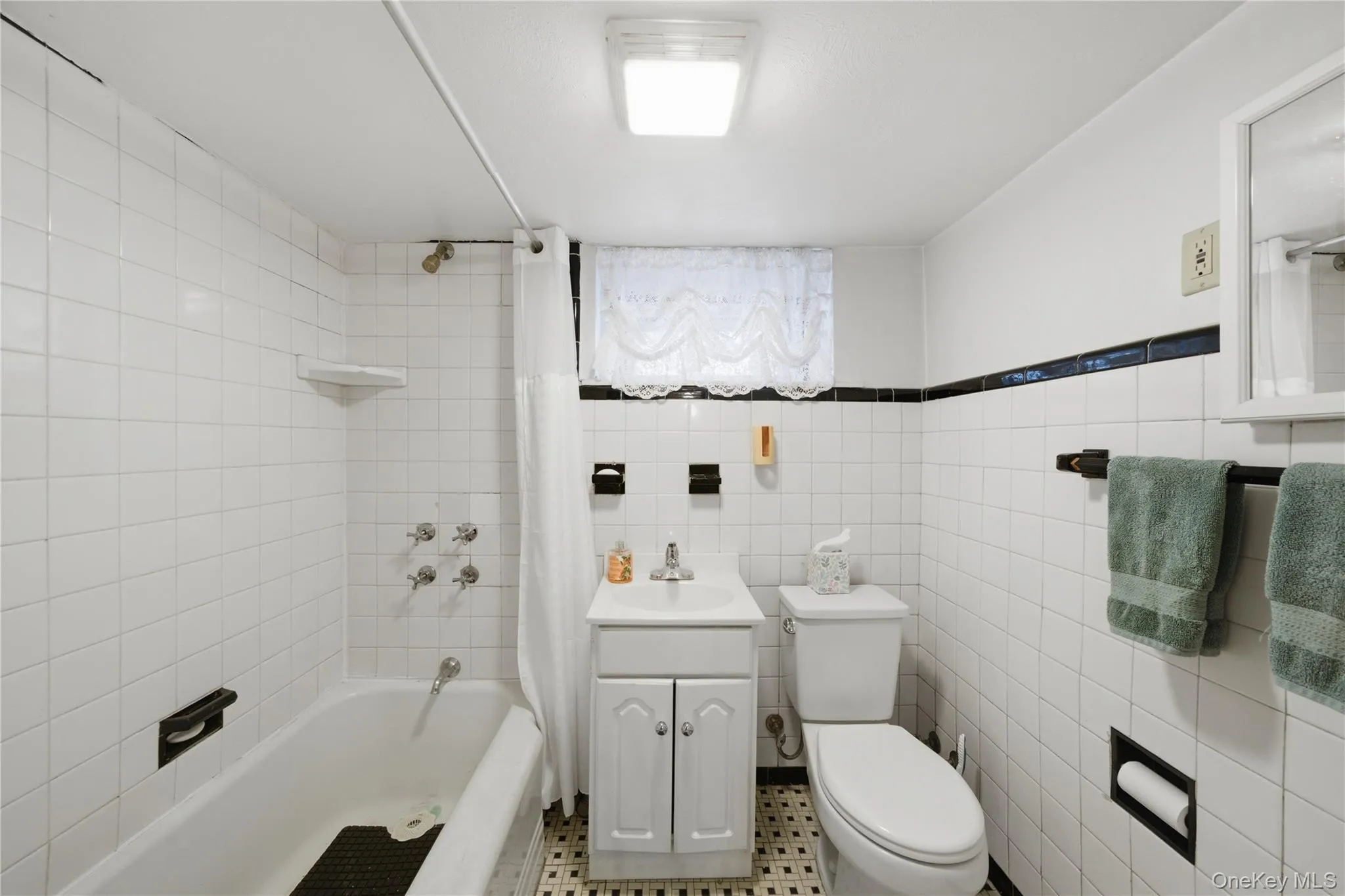 6033 69th Lane, New York, NY, 3 Bedrooms Bedrooms, 6 Rooms Rooms,2 BathroomsBathrooms,Residential,For Rent,69th,0,1012555 6033 69th Lane, New York, NY, 3 Bedrooms Bedrooms, 6 Rooms Rooms,2 BathroomsBathrooms,Residential,For Rent,69th,0,1012555