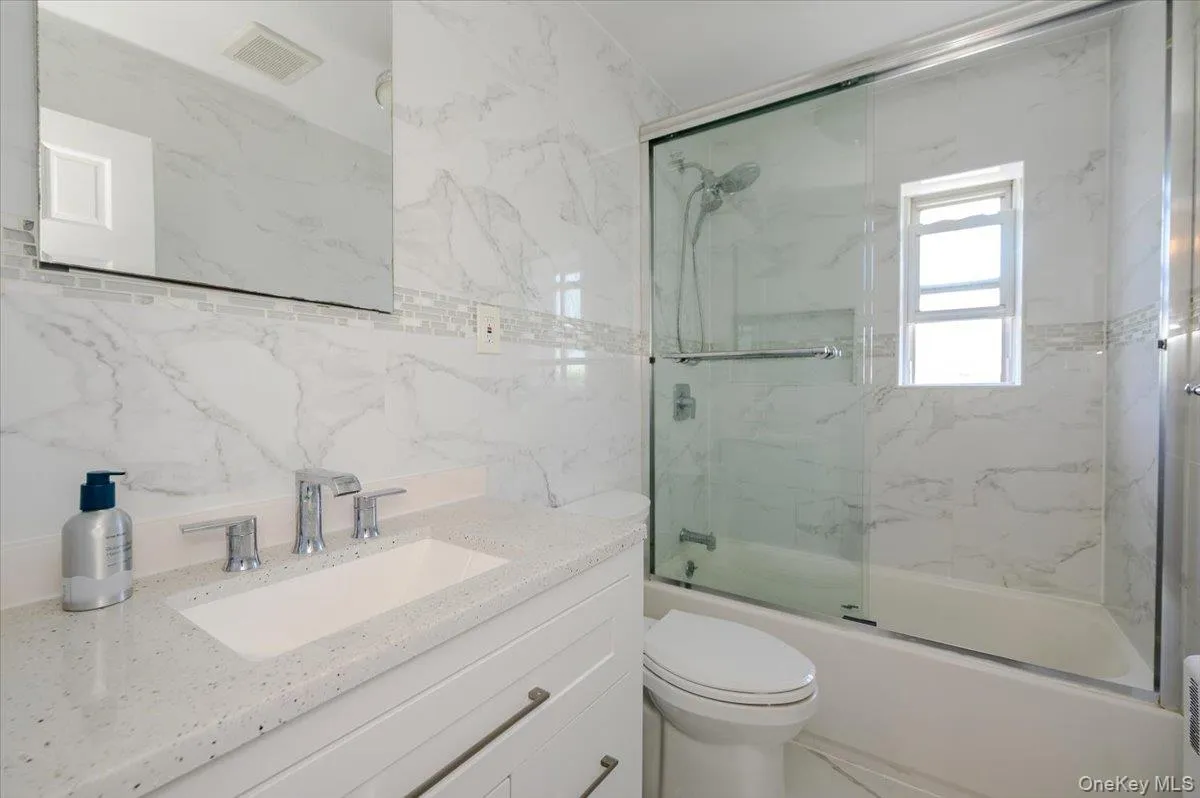 2368 Woodhull Avenue, New York, NY, 3 Bedrooms Bedrooms, 10 Rooms Rooms,2 BathroomsBathrooms,Residential,For Rent,Woodhull,0,1012557 2368 Woodhull Avenue, New York, NY, 3 Bedrooms Bedrooms, 10 Rooms Rooms,2 BathroomsBathrooms,Residential,For Rent,Woodhull,0,1012557