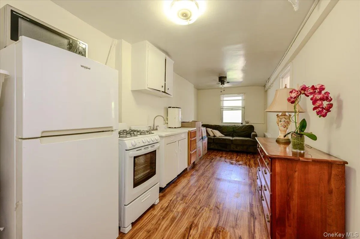 2368 Woodhull Avenue, New York, NY, 3 Bedrooms Bedrooms, 10 Rooms Rooms,2 BathroomsBathrooms,Residential,For Rent,Woodhull,0,1012557 2368 Woodhull Avenue, New York, NY, 3 Bedrooms Bedrooms, 10 Rooms Rooms,2 BathroomsBathrooms,Residential,For Rent,Woodhull,0,1012557