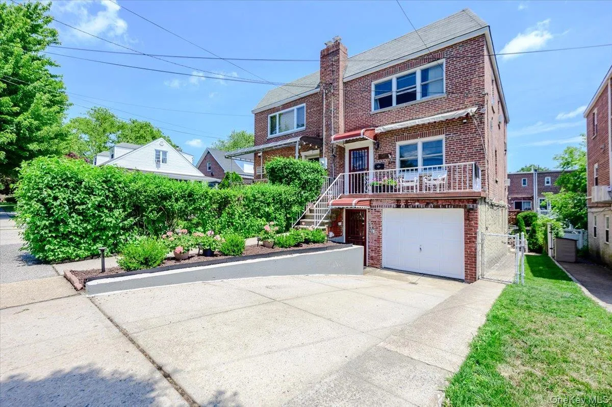 2368 Woodhull Avenue, New York, NY, 3 Bedrooms Bedrooms, 10 Rooms Rooms,2 BathroomsBathrooms,Residential,For Rent,Woodhull,0,1012557 2368 Woodhull Avenue, New York, NY, 3 Bedrooms Bedrooms, 10 Rooms Rooms,2 BathroomsBathrooms,Residential,For Rent,Woodhull,0,1012557