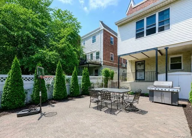 2368 Woodhull Avenue, New York, NY, 3 Bedrooms Bedrooms, 10 Rooms Rooms,2 BathroomsBathrooms,Residential,For Rent,Woodhull,0,1012557 2368 Woodhull Avenue, New York, NY, 3 Bedrooms Bedrooms, 10 Rooms Rooms,2 BathroomsBathrooms,Residential,For Rent,Woodhull,0,1012557