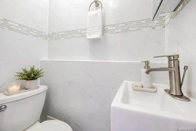 VS Powder Room VS Powder Room