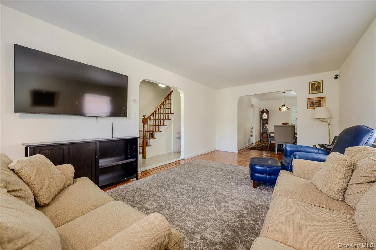 2368 Woodhull Avenue, New York, NY, 3 Bedrooms Bedrooms, 10 Rooms Rooms,2 BathroomsBathrooms,Residential,For Rent,Woodhull,0,1012557 2368 Woodhull Avenue, New York, NY, 3 Bedrooms Bedrooms, 10 Rooms Rooms,2 BathroomsBathrooms,Residential,For Rent,Woodhull,0,1012557