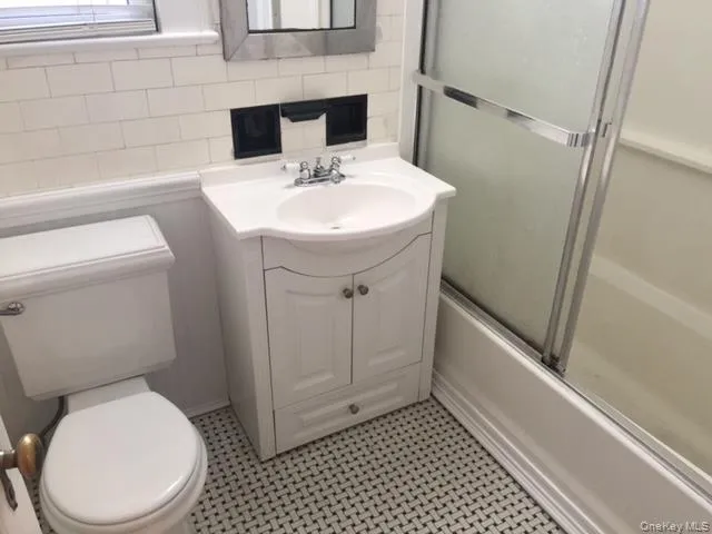 114 Main Street, Huntington, NY, 1 Bedroom Bedrooms, 3 Rooms Rooms,1 BathroomBathrooms,Residential Lease,For Rent,Main,0,1012559 114 Main Street, Huntington, NY, 1 Bedroom Bedrooms, 3 Rooms Rooms,1 BathroomBathrooms,Residential Lease,For Rent,Main,0,1012559