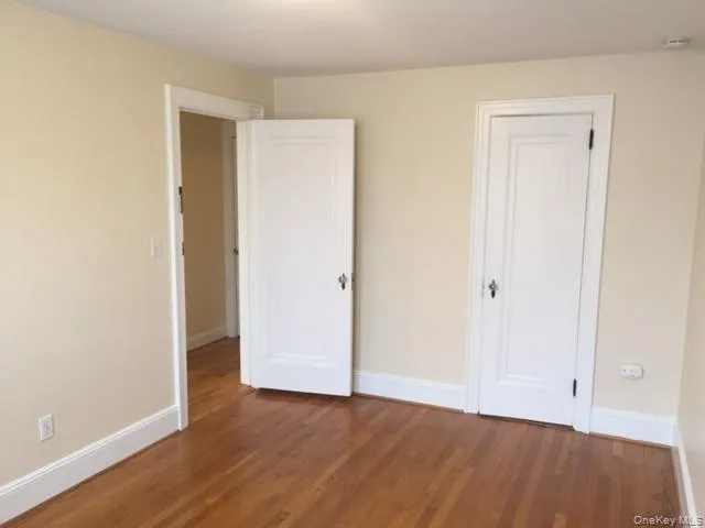 114 Main Street, Huntington, NY, 1 Bedroom Bedrooms, 3 Rooms Rooms,1 BathroomBathrooms,Residential Lease,For Rent,Main,0,1012559 114 Main Street, Huntington, NY, 1 Bedroom Bedrooms, 3 Rooms Rooms,1 BathroomBathrooms,Residential Lease,For Rent,Main,0,1012559