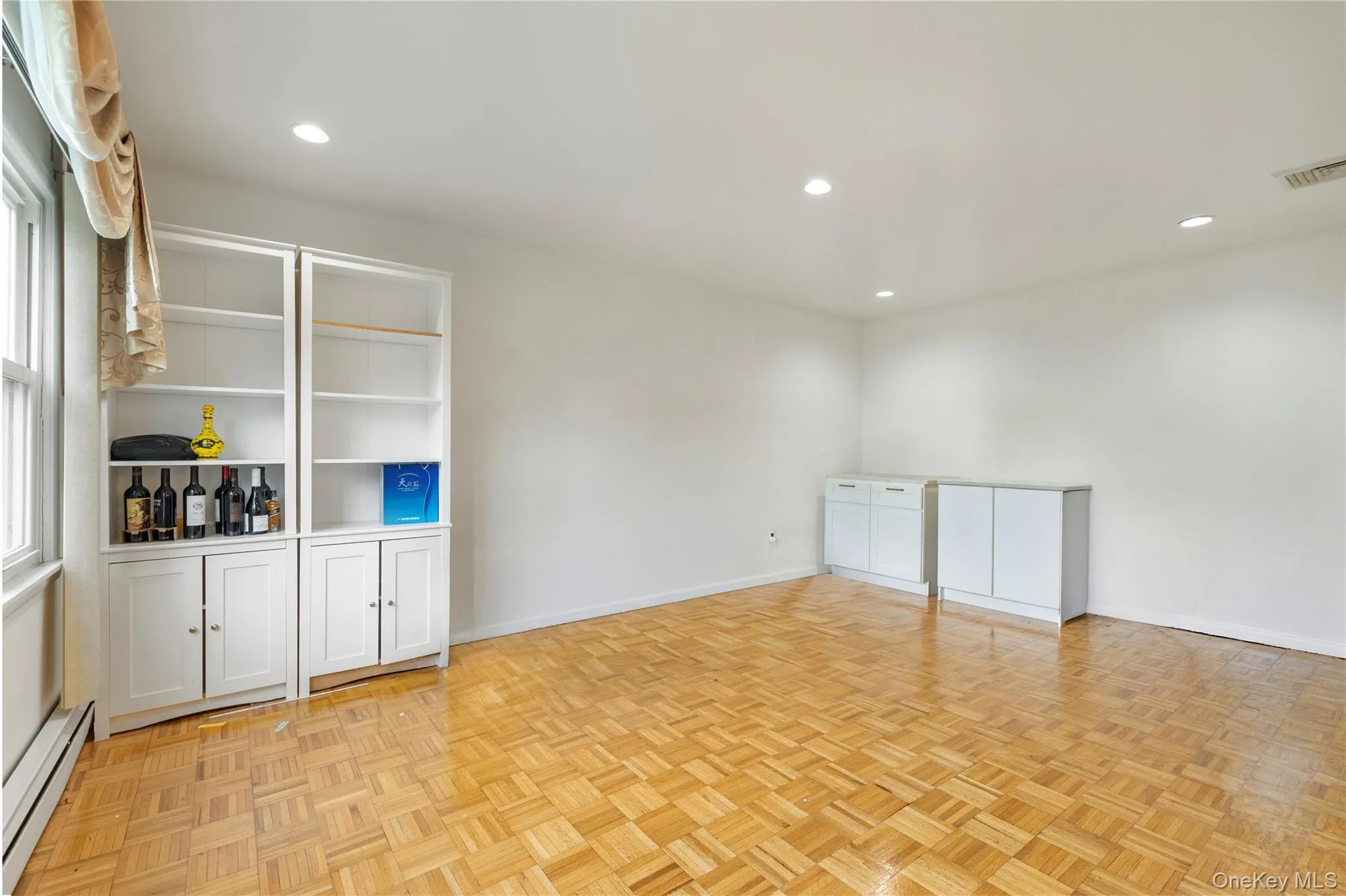 36 Richmond Street, Oyster Bay, NY, 5 Bedrooms Bedrooms, 9 Rooms Rooms,2 BathroomsBathrooms,Residential,For Rent,Richmond,0,1012561 36 Richmond Street, Oyster Bay, NY, 5 Bedrooms Bedrooms, 9 Rooms Rooms,2 BathroomsBathrooms,Residential,For Rent,Richmond,0,1012561