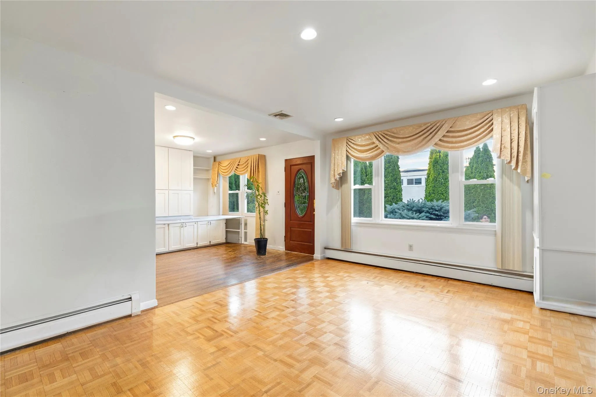 36 Richmond Street, Oyster Bay, NY, 5 Bedrooms Bedrooms, 9 Rooms Rooms,2 BathroomsBathrooms,Residential,For Rent,Richmond,0,1012561 36 Richmond Street, Oyster Bay, NY, 5 Bedrooms Bedrooms, 9 Rooms Rooms,2 BathroomsBathrooms,Residential,For Rent,Richmond,0,1012561