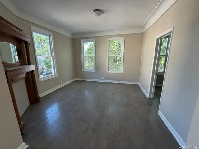 667 Morris Park Avenue, New York, NY, 3 Bedrooms Bedrooms, 6 Rooms Rooms,1 BathroomBathrooms,Residential Lease,For Rent,Morris Park,0,1012564 667 Morris Park Avenue, New York, NY, 3 Bedrooms Bedrooms, 6 Rooms Rooms,1 BathroomBathrooms,Residential Lease,For Rent,Morris Park,0,1012564