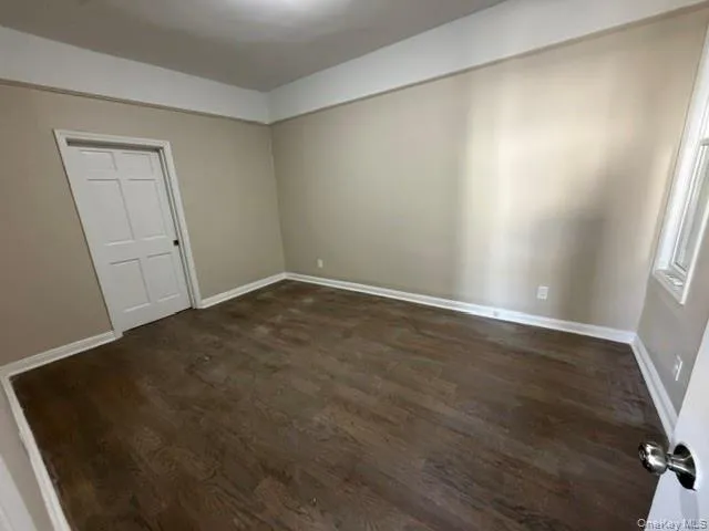 667 Morris Park Avenue, New York, NY, 3 Bedrooms Bedrooms, 6 Rooms Rooms,1 BathroomBathrooms,Residential Lease,For Rent,Morris Park,0,1012564 667 Morris Park Avenue, New York, NY, 3 Bedrooms Bedrooms, 6 Rooms Rooms,1 BathroomBathrooms,Residential Lease,For Rent,Morris Park,0,1012564